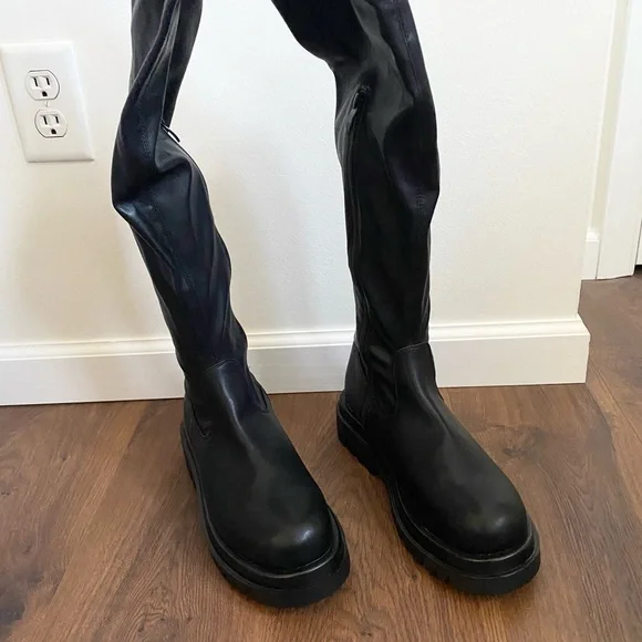 Truffle Collection Chunky Stretch Over the Knee Boots in Black - Picture 3 of 7